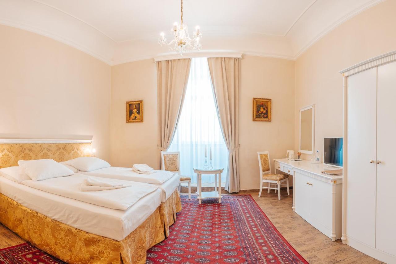 Zamek Hradek U Susice Hotel Buitenkant foto