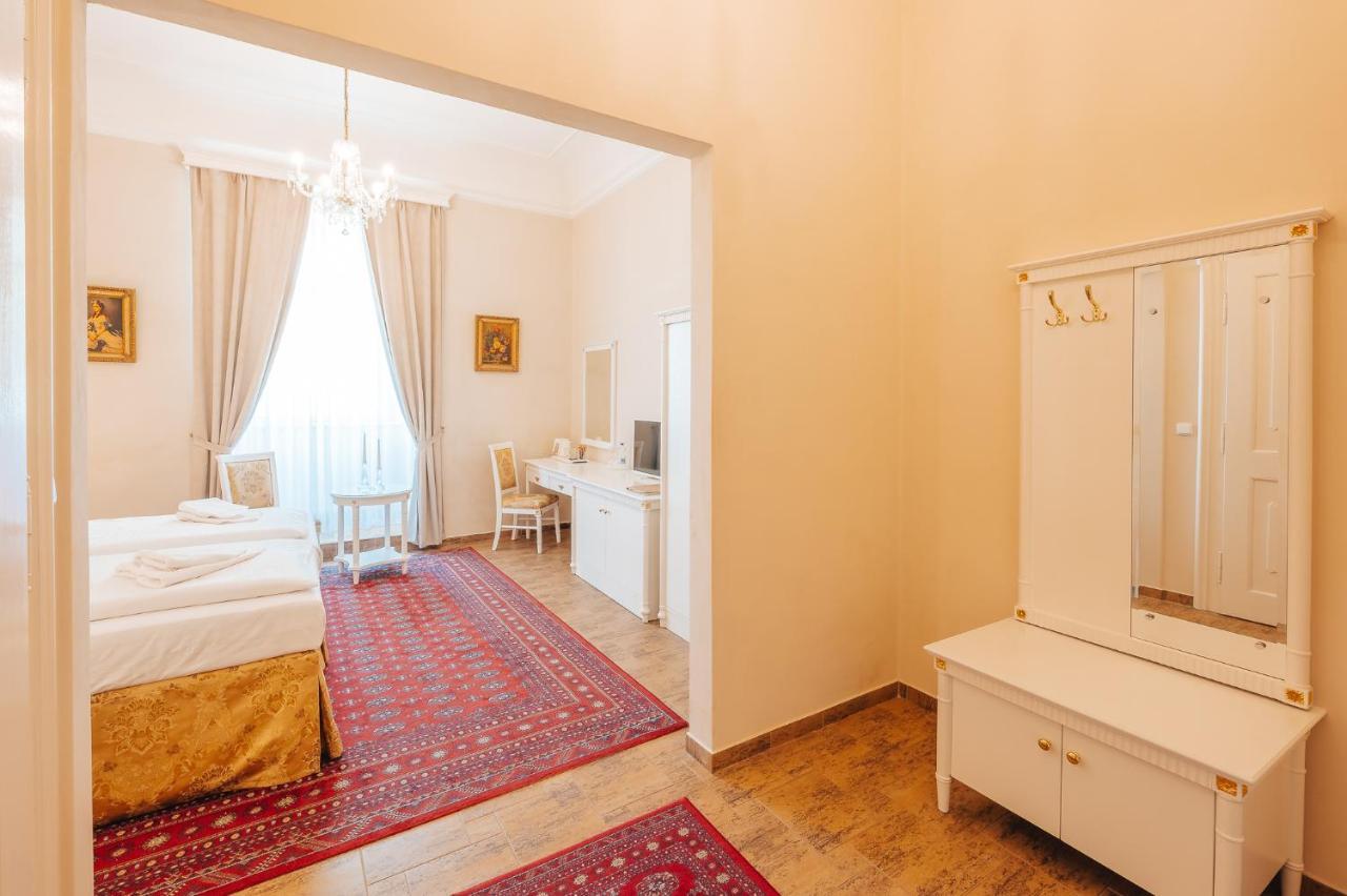Zamek Hradek U Susice Hotel Buitenkant foto