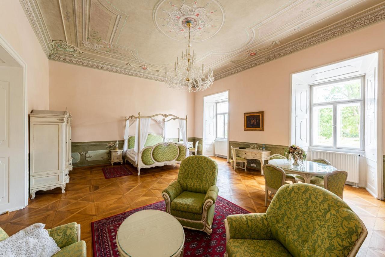 Zamek Hradek U Susice Hotel Buitenkant foto