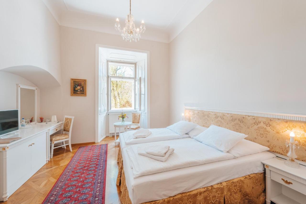 Zamek Hradek U Susice Hotel Buitenkant foto