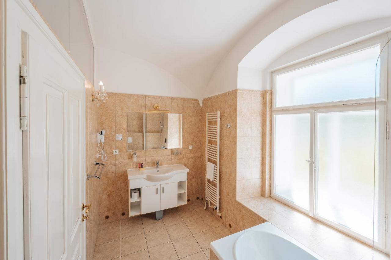 Zamek Hradek U Susice Hotel Buitenkant foto